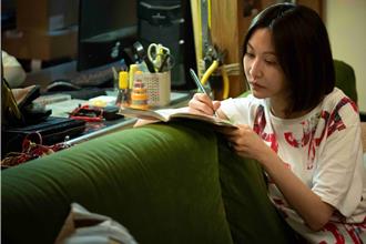 曾莞婷竟成3寶媽！甩女神形象被狂讚：素顏太美了