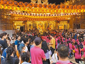 追女神 大甲媽回鑾宛如不夜城