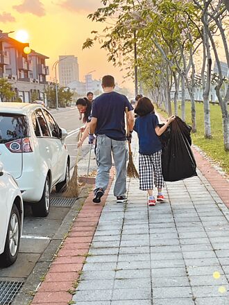 善化富人里愛公益 早起掃馬路