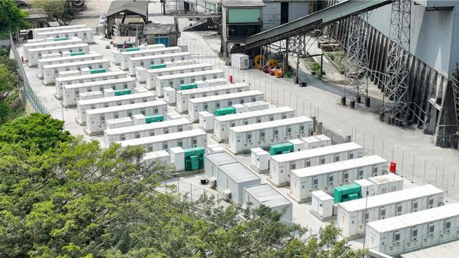台泥在蘇澳建置的35MW E-dReg儲能系統正式啟用參與台電電力交易。圖／台泥提供