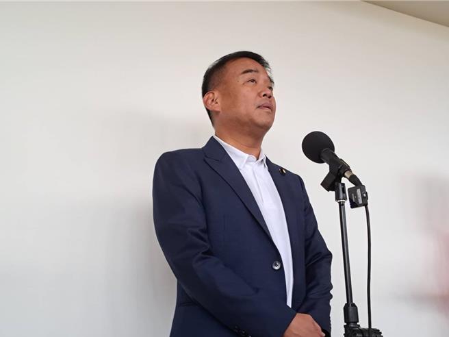 國民黨立委盧縣一今在「中華民國與馬紹爾群島暨貝里斯國會議員友好聯誼會」成立大會前受訪。（張薷攝）