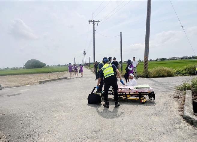 4名乐手来不及闪避直接被撞上，详细车祸原因，警方还在调查中。（朴子分局提供∕吕妍庭嘉义传真）