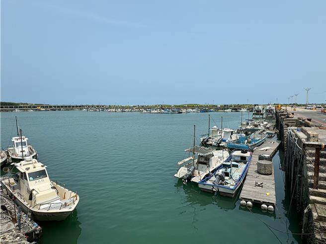 经济部水利署计画在新竹市南寮地区兴建年产3000万吨的海水淡化厂，地方关心包括噪音、管线兴建与卤水排放是否会污染生态、影响渔民生计。（陈育贤摄）