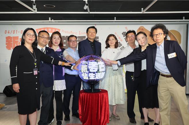 新北市副市長朱惕之出席考古生活節史前動物記者會。（十三行博物館提供／呂健豪新北傳真）