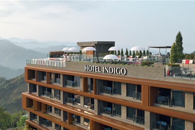 阿里山英迪格酒店近日举办《邹族的山林神话》展览。（阿里山英迪格酒店提供）