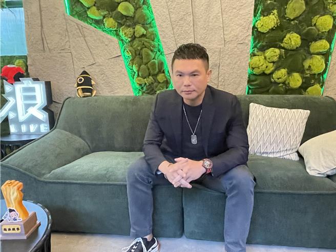 超哥分享近况。（池宗玲摄）