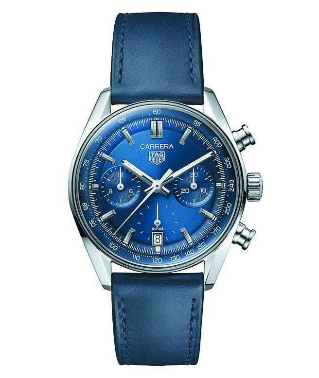 泰格豪雅Carrera Glassbox拱形计时腕表蓝面款，21万2000元。（TAG Heuer提供）