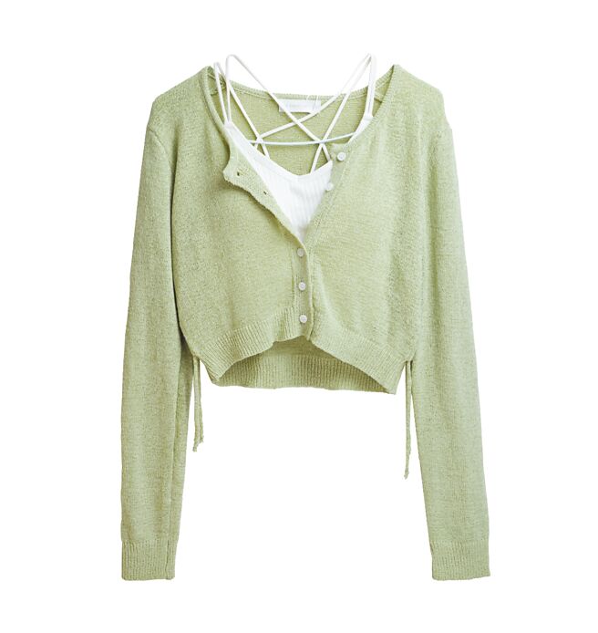 Global Mall新北中和店推AIR SPACE「长袖宽松针织」，原价690元、优惠价656元。（Global Mall提供）