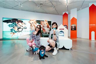 狗狗也進美術館！內惟藝術中心推「汪春風」 名畫吉娃娃特展引熱潮