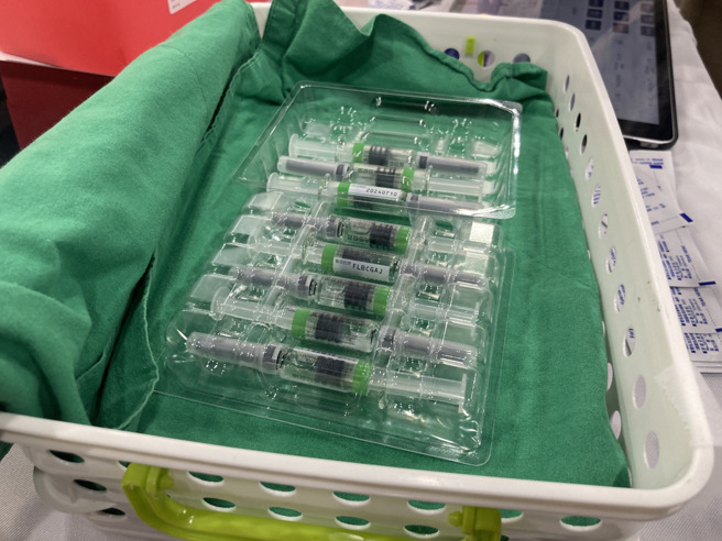 公費流感疫苗今年共有5個廠牌可打，高端疫苗也在其中。（鄭郁蓁攝）