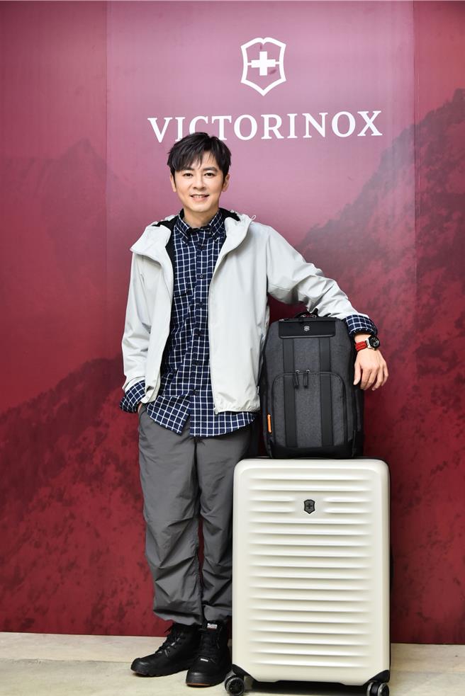 李國毅帥氣出席Victorinox品牌行李箱春夏新品預覽會。（林淑娟攝）