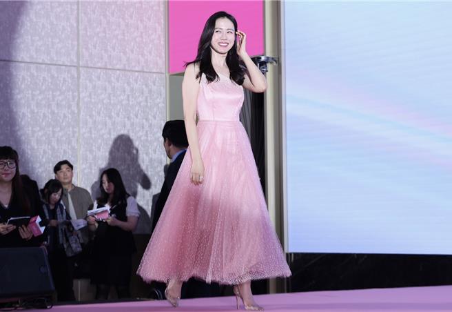 孫藝真一出場就令台下驚呼聲不斷。（陳俊吉攝）