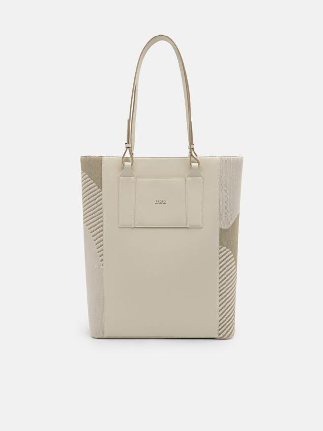 rePEDRO 再生皮革托特包，4490元。（PEDRO提供）