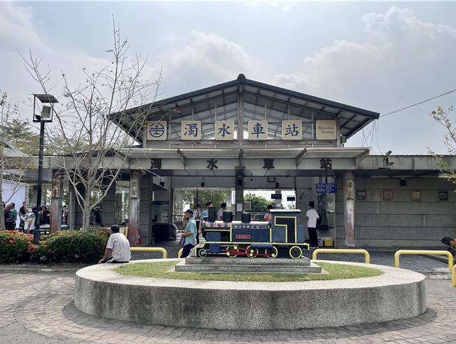 台鐵集集支線擬進行軌道升級、隧道擴孔等基礎設施改善工程，5月起列車僅行駛到南投縣名間鄉濁水站。（楊靜茹攝）