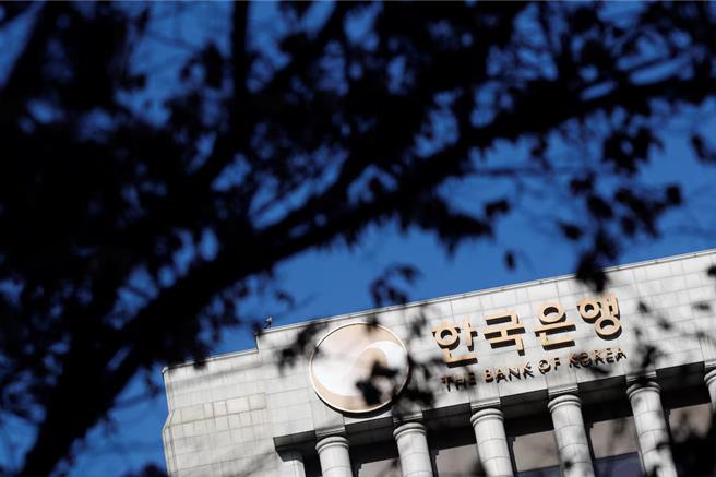 树梢阴影之中的韩国银行（图／路透社）