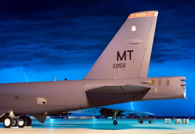 现在的B-52尾部，就像被切断了一样。(图/美国空军)