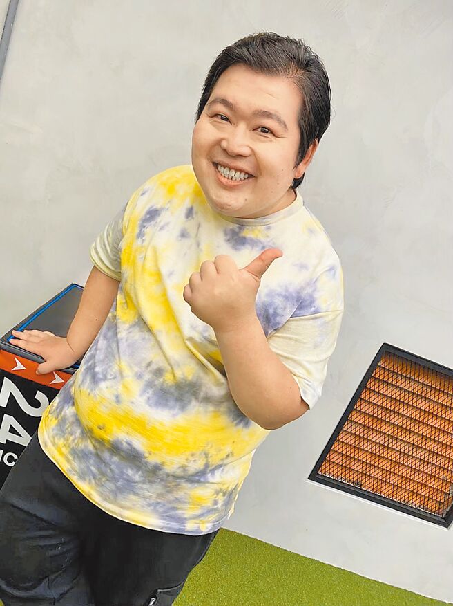 山豬（陳俊甫）15日因敗血症休克離世，享年38歲。（經紀人提供）