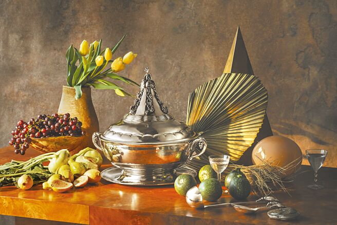 乔治杰生将在4月25日举办「银雕艺展」，展出全球首度曝光的TUREEN 425银钵，490万元。（Georg Jensen提供）