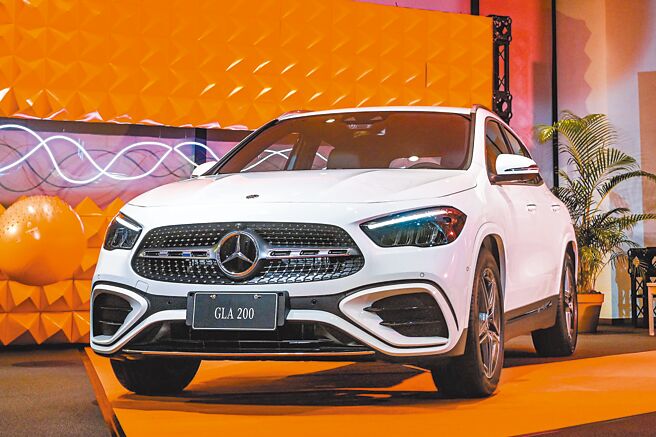 台灣賓士去年9月導入全新小改款GLA時尚都會休旅，203萬元起。（台灣賓士提供）
