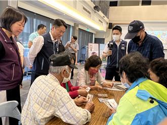 以行人及駕駛視角 監理站首創「道路生存戰」桌遊