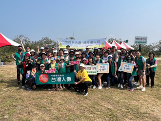 台灣人壽攜手企業夥伴植百樹 TeamWalk走出100億步迎減碳