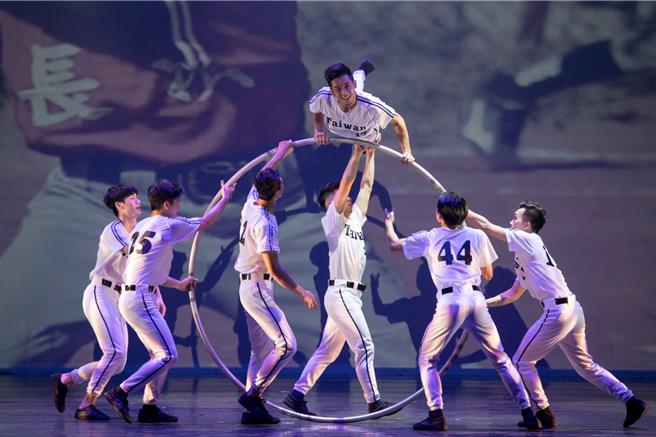 侨务委员会「2024年美国臺湾传统周暨加拿大亚裔传统月」与桃园市政府文化局、桃园市政府艺文设施管理中心携手合作，预计于4月18日晚间7时30分于桃园展演中心展演厅办理行前公演。（桃园市艺设中心提供）