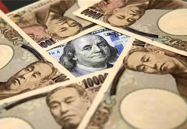 日圆、韩元兑美元匯率跌势不停。(本报系资料照片)