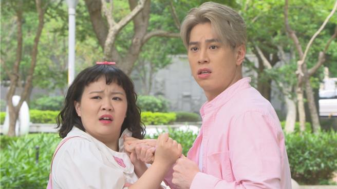 吴东谚登场戏就是与妹妹宫美乐相遇。（民视提供）