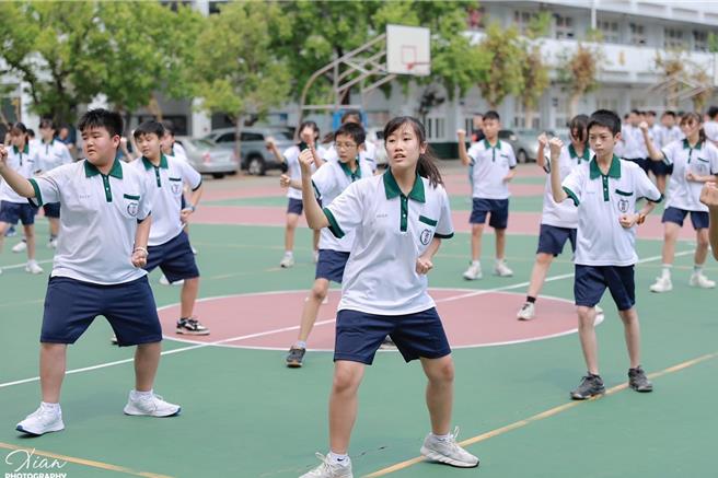 苗栗县竹南镇君毅中学有教学生练莒拳传统，17日，校方举办年度莒拳道比赛。（君毅中学提供／谢明俊苗栗传真）