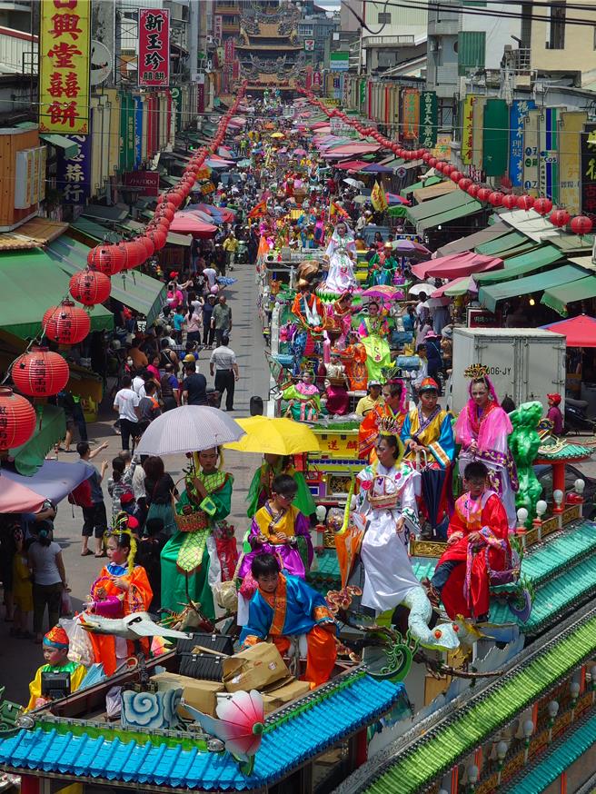 雲林縣北港朝天宮國家重要民俗「北港朝天宮迎媽祖」將於本月27、28日登場，17日廟方表示目前已有真人藝閣等逾百隊藝陣報名，數量為歷年之最。（本報資料照片）