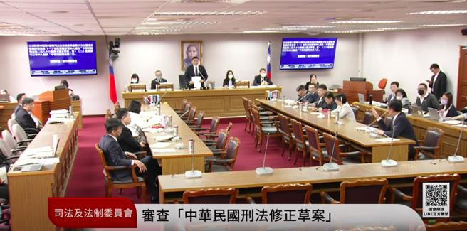 立法院司法及法制委员会今天併案审查国民党立法院党团及国民党立委提案刑法第286条条文修正草案等10案，内容包括虐童致死刑责拉高至死刑、无期徒刑、不得假释等。（摘自国会频道／杨亚璇台北传真）