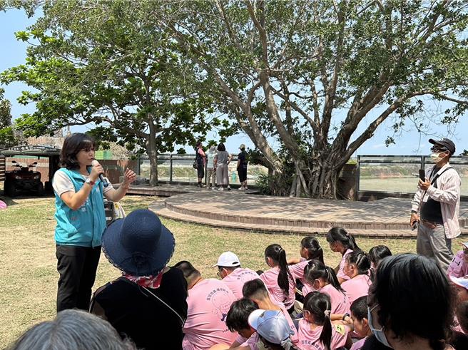 卫生局长赵纹华表示，嘉义县已进入超高龄化社会，长照服务推动刻不容缓。（嘉义县政府提供／吕妍庭嘉义传真）