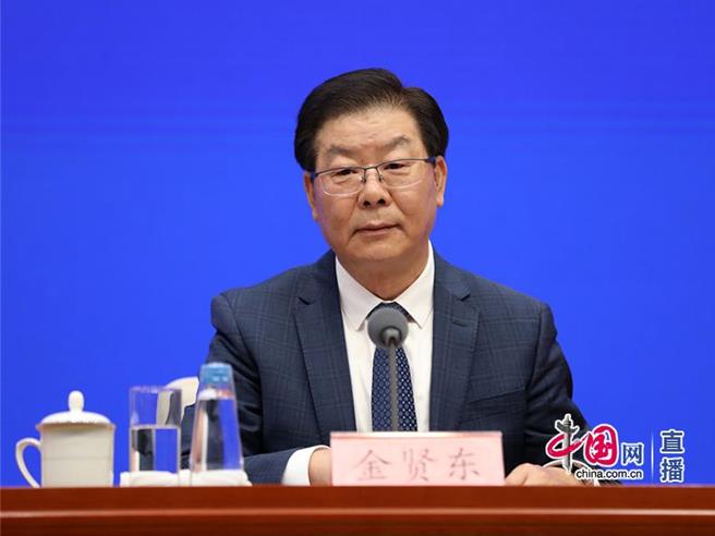 大陆发改委政策研究室主任金贤东指认为出口商品多了就是产能过剩并站不住脚。（中国网）