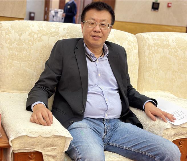 高市议员李雅静的特助叶俊杰生性幽默、开朗，而他在某次健康检查中发现自己竟是「镜面人」，包括心臟及体内所有臟器位置都与一般人相反。（叶俊杰提供／洪浩轩高雄传真）