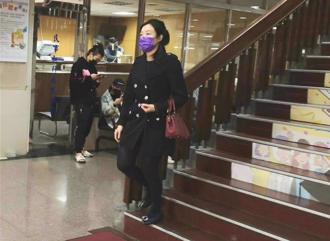 為爭產拿鐵鎚擊殺小姑 ！「華爾街女神」母女延長羈押兩個月