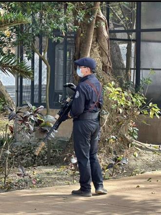 壽山動物園保全拿槍棍驅趕獼猴？ 觀光局：緊急事件才使用