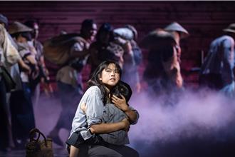 世界級音樂劇《西貢小姐》加演8場 1比1直升機空降台灣劇院