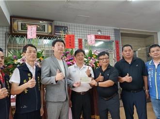 民代居中牽線 台中在地企業捐30萬助學