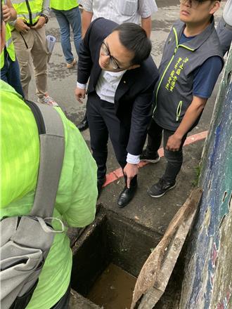 今晨狂风暴雨汐止积水30公分　立委办理会勘查明原因