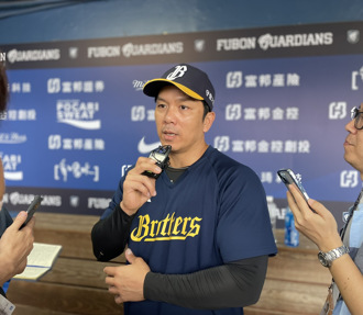 中職》「千安百轟百盜」M1 周思齊享受球迷「盜盜盜」喊聲