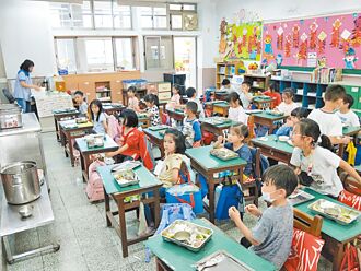 謝國樑食安3箭 營養午餐放心吃