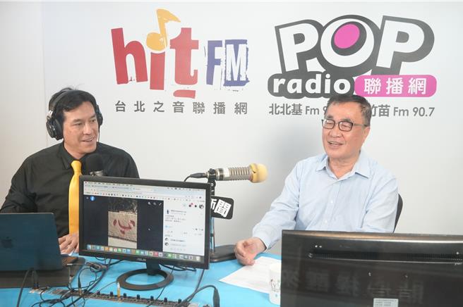台北市副市长李四川（右）18日接受广播媒体专访，被问到参选新北市长一事，李四川直言自己是工程人不喜欢选举。（Pop撞新闻提供／丁上程台北传真）