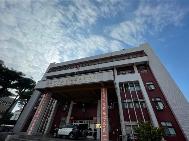 林园分局1名侦查佐于17日凌晨3点多发生车祸，直到下午2点才抽血酒测。（本报资料照）