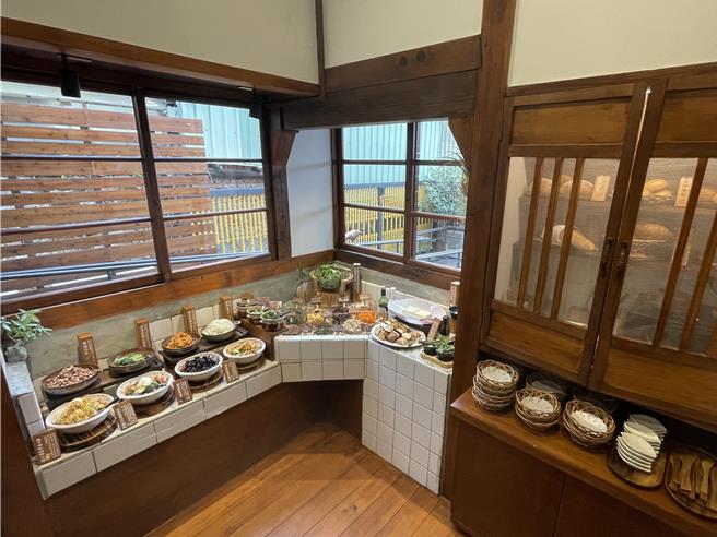 桃园市平镇区日式宿舍经过整修，经民眾票选命名为「延平路食农故事馆」18日开馆，以食农教育为主题，运用有机农场蔬果供应餐点，还有生态循环农业示范区。（吕筱蝉摄）