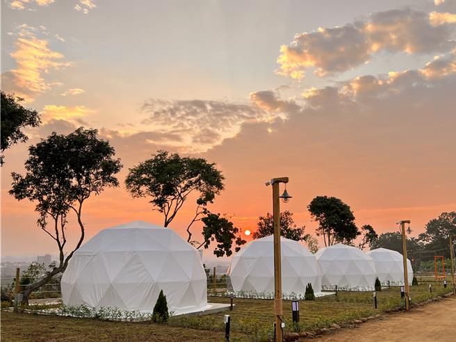 嘉義縣政府文觀局輔導「歸樸露營場」合法，是全縣首家合法農牧用地露營場。（歸樸露營場提供／廖素慧嘉縣傳真）