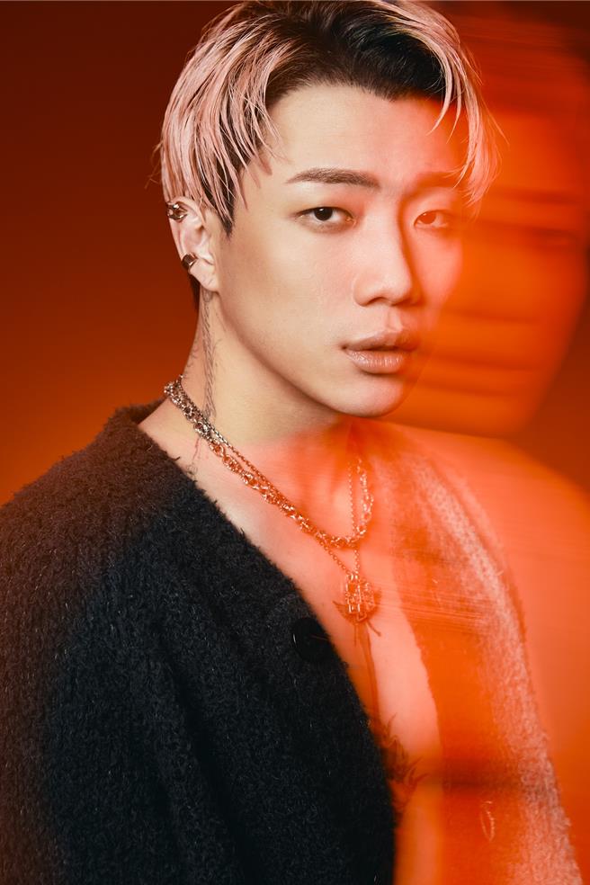 ØZI近来推出新歌〈SEX TAPE〉。（奥曼音乐有限公司提供）