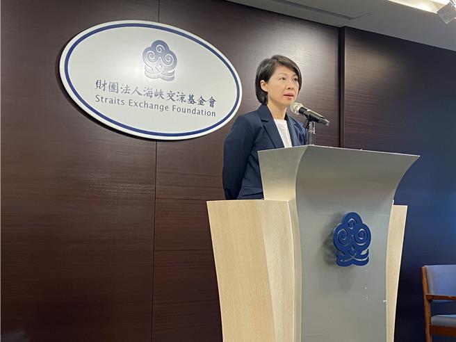 海基会副秘书长蔡孟君18日主持例行记者会。（陈冠宇摄）