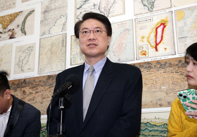 行政院3月初通过「行人交通安全设施条例」草案，整治改善骑楼与排除人行道障碍，内政部长林右昌喊话中央地方一同建置规范。（本报资料照片）