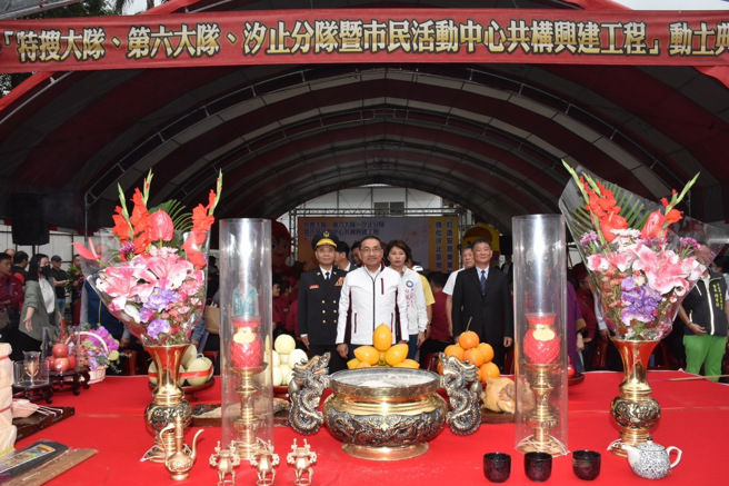 侯友宜市長今天也邀請各界民意代表及地方仕紳到場觀禮。（圖 / 劉詠韻翻攝）