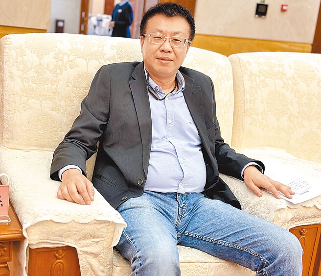 高市议员李雅静的特助叶俊杰生性幽默、开朗，而他在某次健康检查中发现自己竟是「镜面人」，包括心臟及体内所有臟器位置都与一般人相反。（叶俊杰提供／洪浩轩高雄传真）